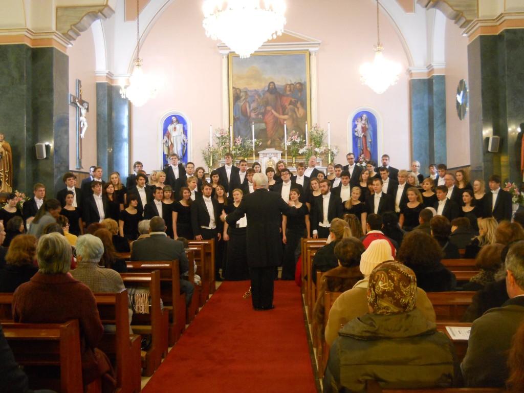 University of Wisconsin-Eau Claire Concert Choir performing in Greece