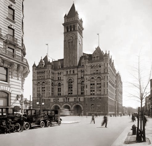 Old Post Office Pavilion in 1911 Photo by Harris & Ewing [Public domain], via Wikimedia Commons